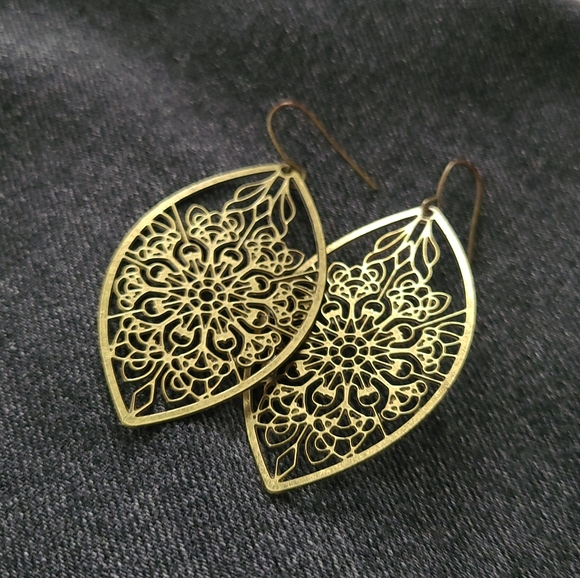 Brass filigree earrings - Picture 1 of 2